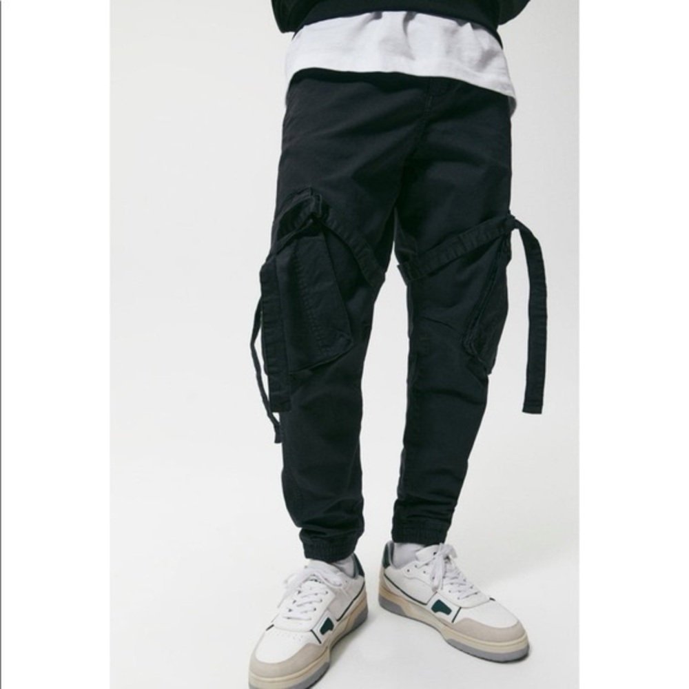 Zara‎ • Cargo Pants With Straps